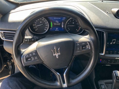 Used 2019 Maserati Levante AWD/4WD image 13