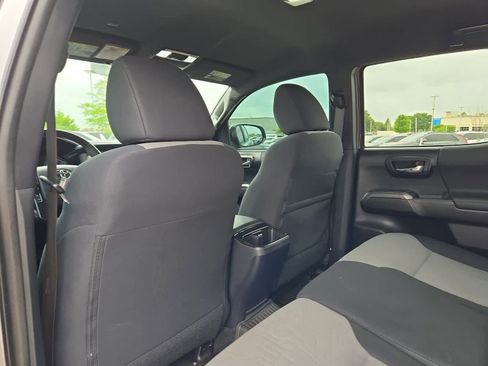 Used 2020 Toyota Tacoma TRD Sport w/ Technology Package AWD/4WD image 17