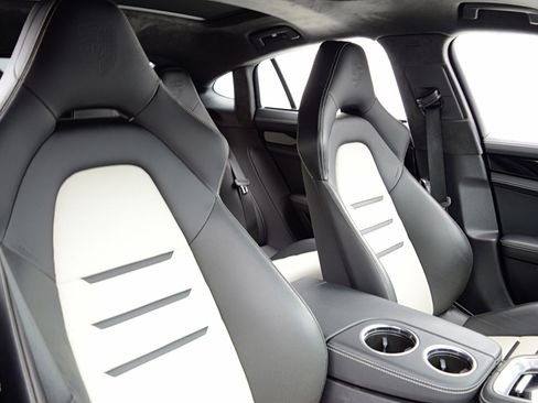 Used 2023 Porsche Panamera GTS image 27