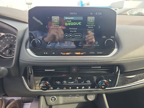 Used 2023 Nissan Rogue SL w/ SL Premium Package image 19