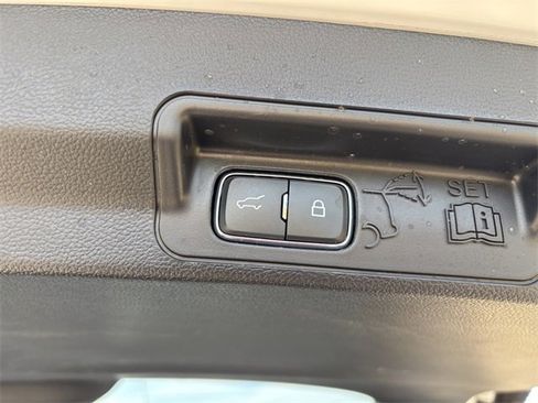 Used 2023 Ford Explorer XLT image 54