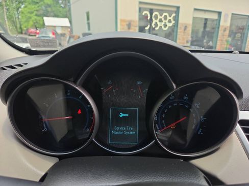 Used 2014 Chevrolet Cruze LT FWD image 23