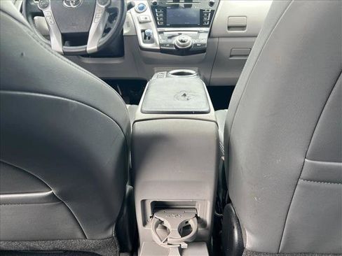 Used 2017 Toyota Prius V Five FWD image 17