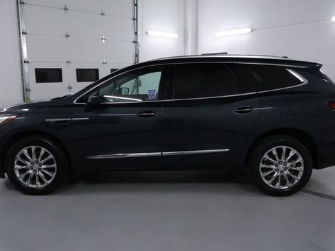 Used 2020 Buick Enclave Premium w/ Sun and Sites Package image 4