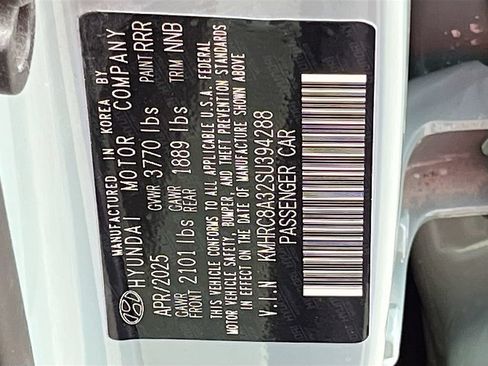Used 2025 Hyundai Venue Limited FWD image 32