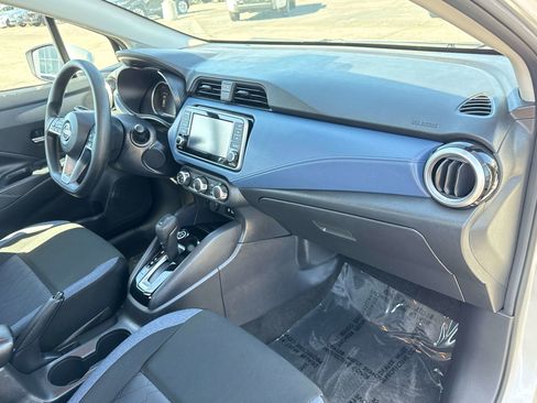 Used 2025 Nissan Versa SV FWD image 18