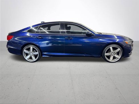 Used 2018 Honda Accord LX image 8