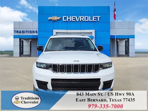 Used 2023 Jeep Grand Cherokee L Laredo image 3