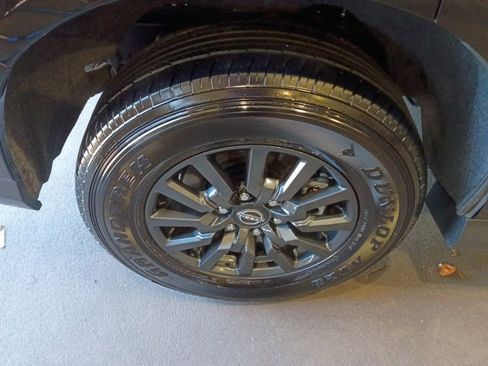 Used 2025 Nissan Armada SV RWD image 23