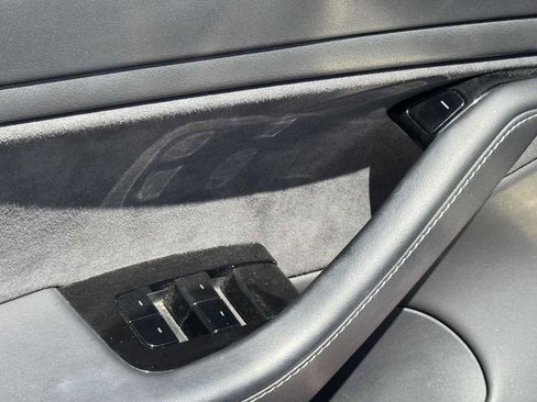 Used 2018 Tesla Model 3 Performance image 29