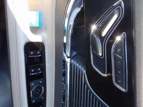 Used 2022 Lincoln Corsair Standard 4dr SUV image 18