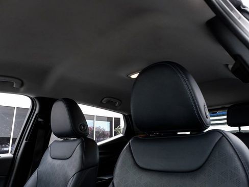 Used 2023 Chevrolet Bolt EUV Premier image 37