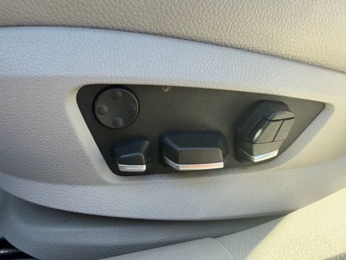 Used 2012 BMW 528i Sedan image 12