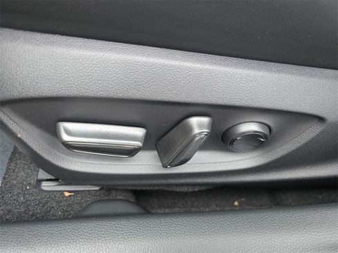 New 2026 Toyota Prius Plug-In Hybrid image 24