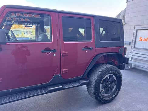 Used 2013 Jeep Wrangler Unlimited Sahara AWD/4WD image 5