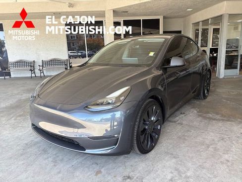 Used 2022 Tesla Model Y Performance AWD/4WD image 9