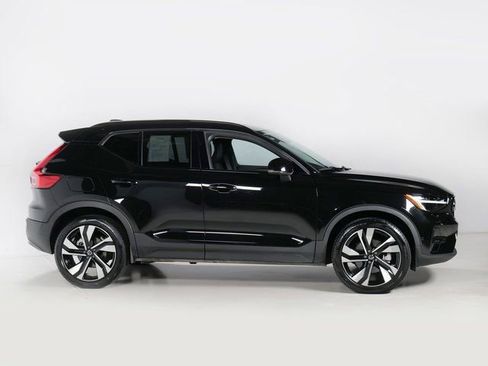 Used 2025 Volvo XC40 B5 Plus AWD/4WD image 29