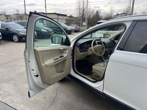 Used 2010 Volvo XC60 T6 image 11
