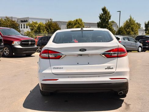 Used 2018 Ford Fusion SE w/ Equipment Group 602A FWD image 6