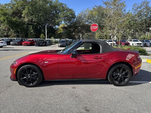 Used 2021 MAZDA MX-5 Miata Club image 12