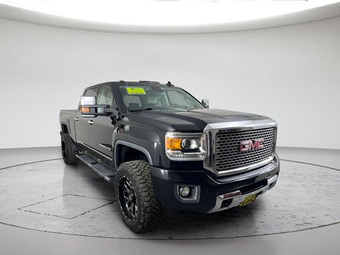 Used 2015 GMC Sierra 2500 Denali w/ Duramax Plus Package AWD/4WD image 1