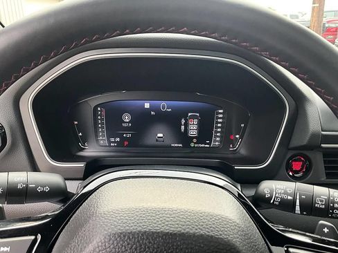 Used 2025 Honda Pilot Black Edition image 21