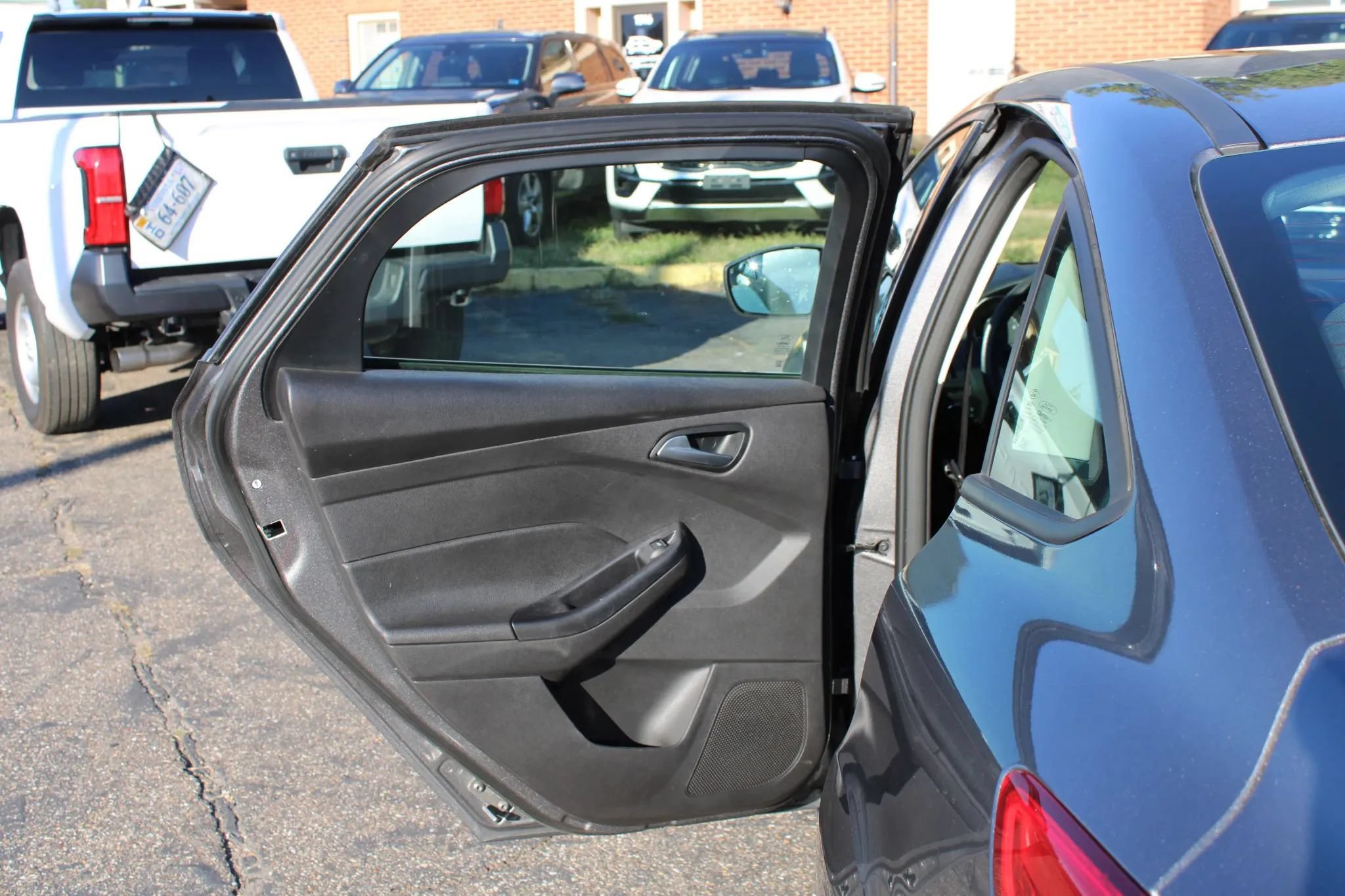 Used 2013 Ford Focus SE FWD image 6