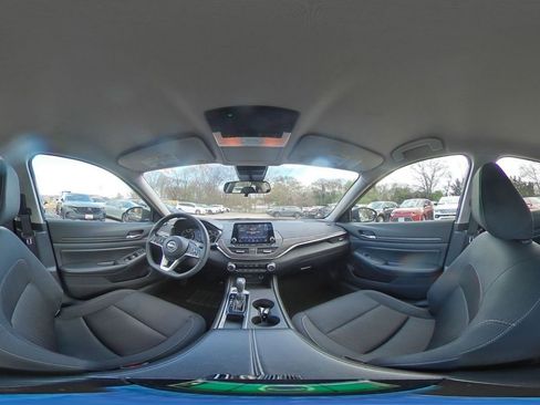 Used 2025 Nissan Altima 2.5 SV image 42