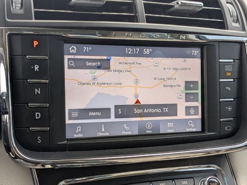 Used 2019 Lincoln Continental Reserve image 17