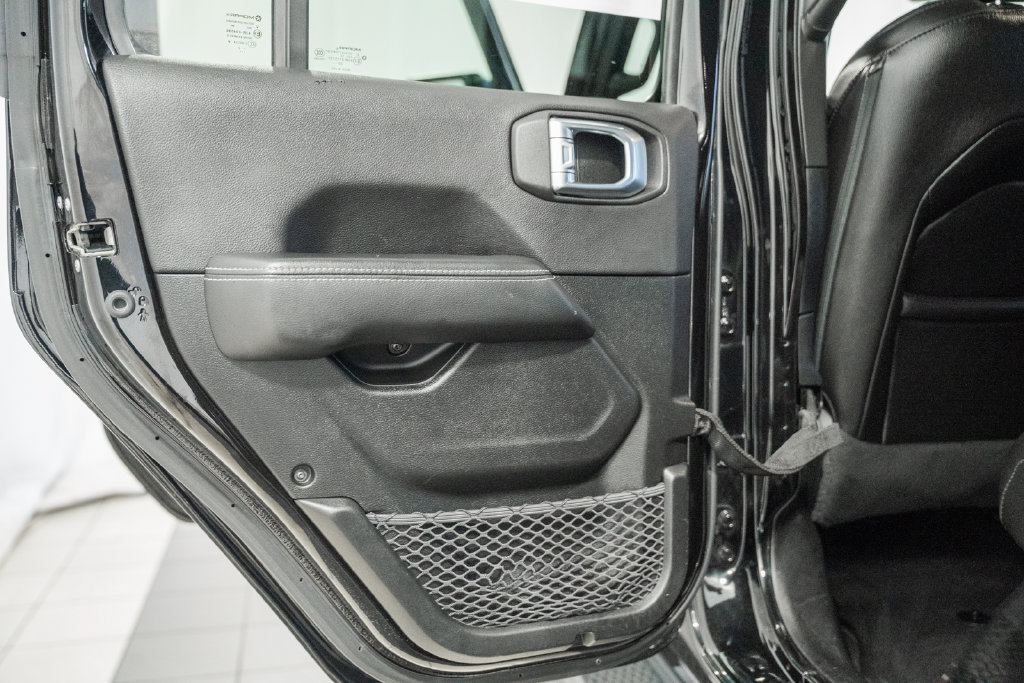 Used 2023 Jeep Wrangler Unlimited Sahara AWD/4WD image 27