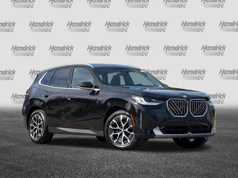 Used 2025 BMW X3 xDrive30i w/ Premium Package image 2