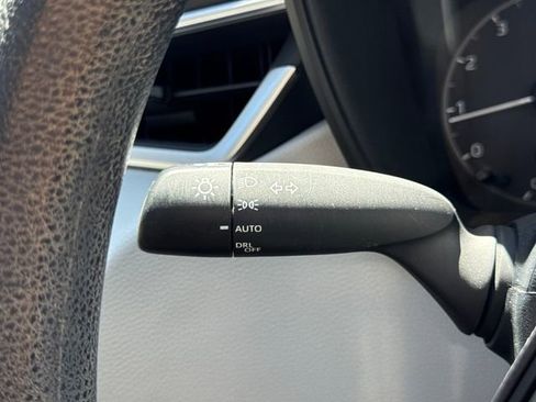 Used 2023 Toyota Corolla LE image 19