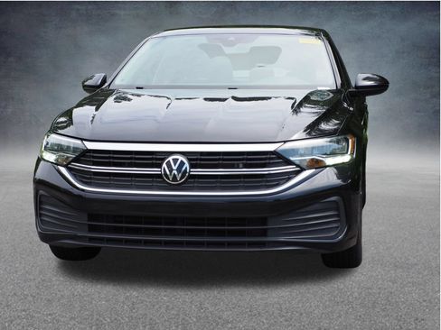 Used 2024 Volkswagen Jetta SE FWD image 12