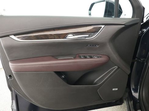 Used 2021 Cadillac XT6 Premium Luxury image 9