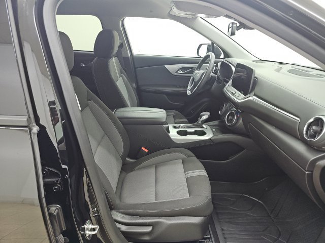 Used 2025 Chevrolet Blazer LT w/ Convenience Package FWD image 20