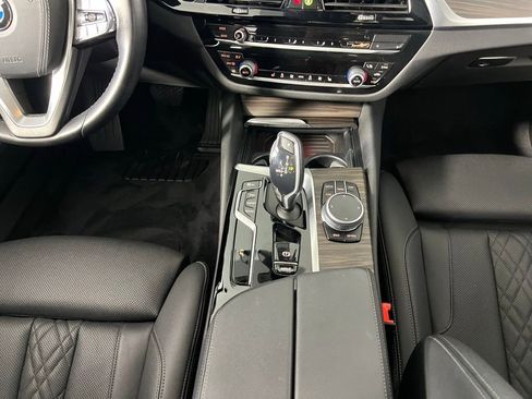 Used 2022 BMW 530i 530i w/ Convenience Package image 16