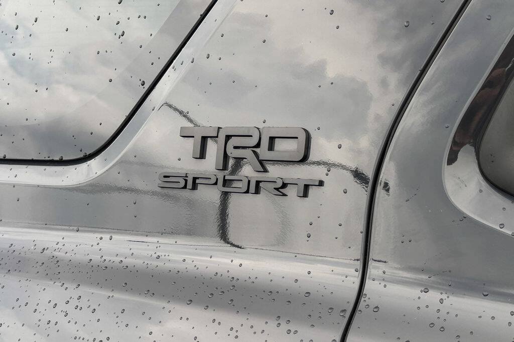 Used 2025 Toyota 4Runner 4WD image 15