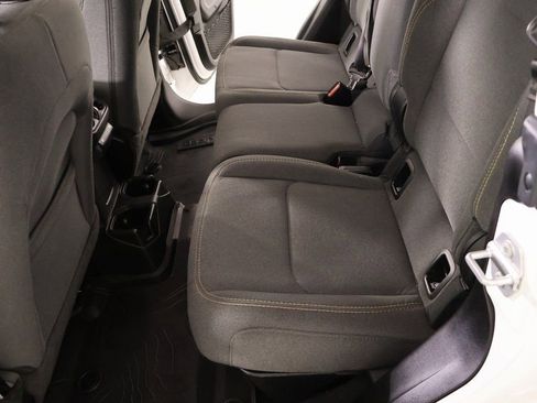 Used 2024 Jeep Gladiator Sport image 11