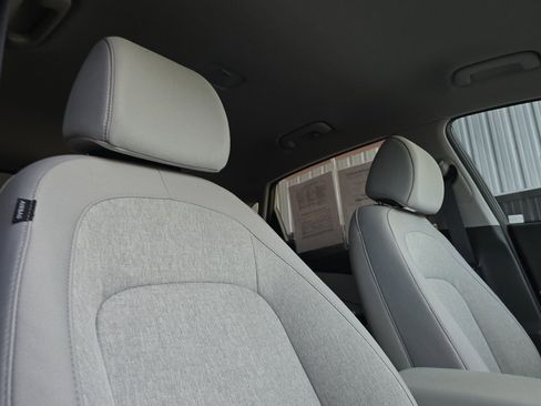 Used 2023 Hyundai Kona SE FWD image 17