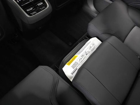 Certified 2026 Volvo XC90 B6 Plus AWD/4WD image 37