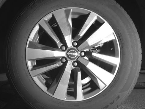 Used 2023 Nissan Pathfinder SL AWD/4WD image 12