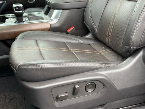 Used 2023 Chevrolet Silverado 1500 High Country image 19