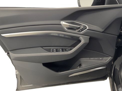 Used 2021 Audi e-tron Premium Plus w/ Premium Plus Package image 13