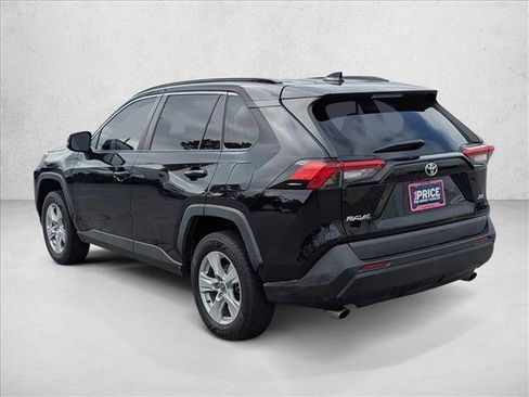 Used 2021 Toyota RAV4 XLE FWD image 7