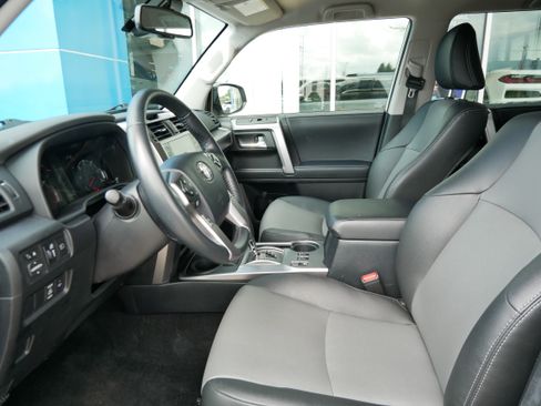 Used 2024 Toyota 4Runner SR5 Premium image 8