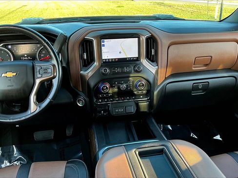 Used 2022 Chevrolet Silverado 3500 High Country w/ Safety Package II image 6