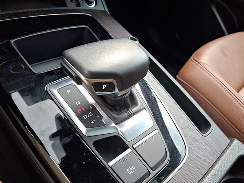 Used 2023 Audi Q5 2.0T Premium w/ Convenience Package AWD/4WD image 16
