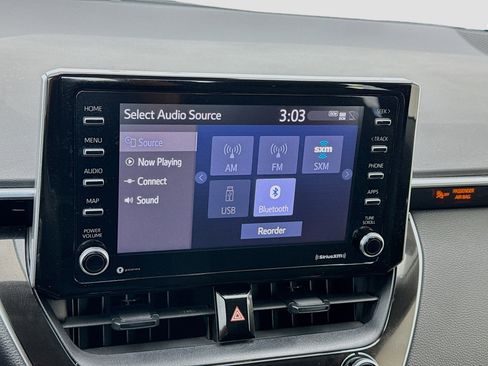 Used 2021 Toyota Corolla LE image 11