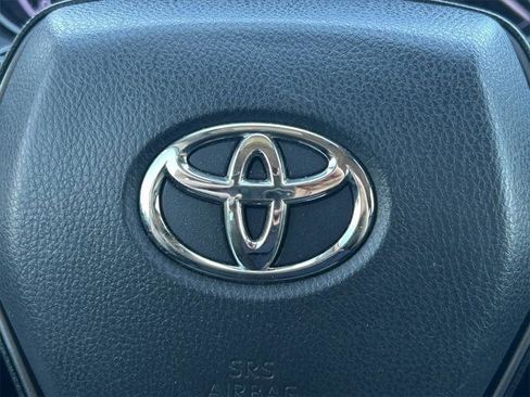 Certified 2021 Toyota Camry SE image 31