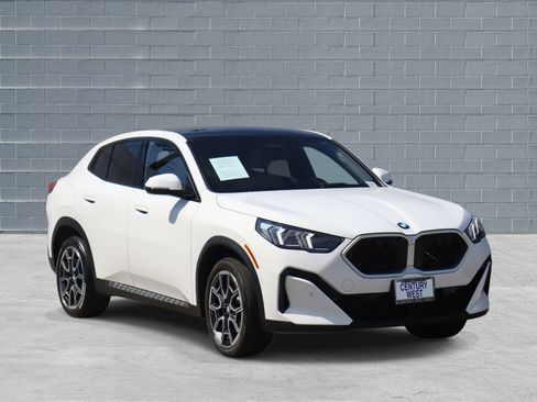 Certified 2024 BMW X2 xDrive28i w/ Premium Package image 1